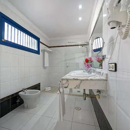 One Bedroom With Pool At 500m From Playa Chica, Puerto Del Carmen Appartement *