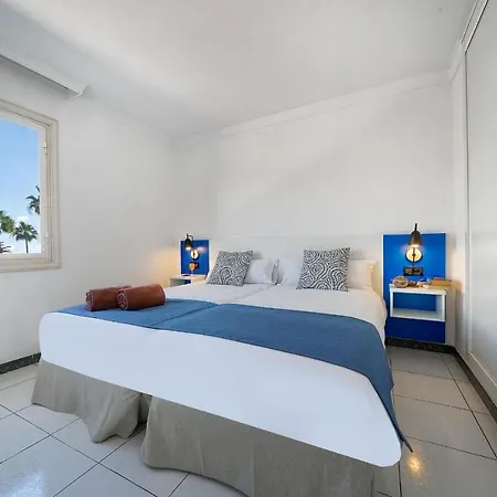 One Bedroom With Pool At 500m From Playa Chica, Puerto Del Carmen Апартаменты *